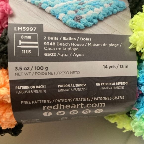 Red Heart Pomp A Doodle Jumbo Yarn Bright Lights Neon Black Pom Pom - Picture 7 of 13